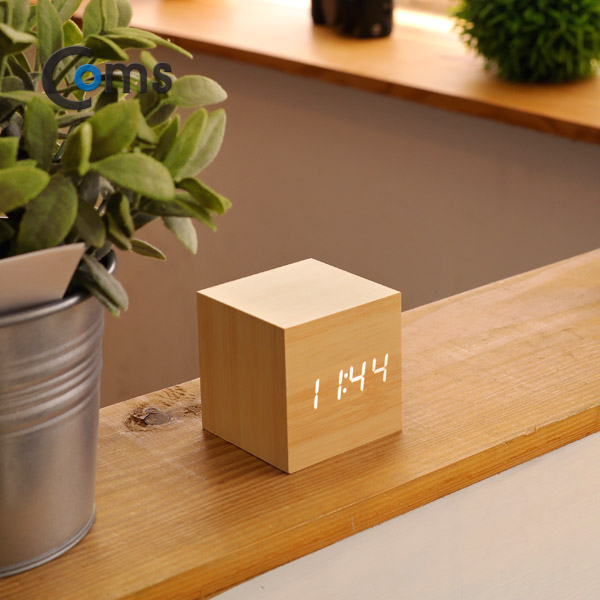 Coms 디지털 LED 나무시계(초미니형 / 정사각형 / 화이트 LED / 알람기능포함)