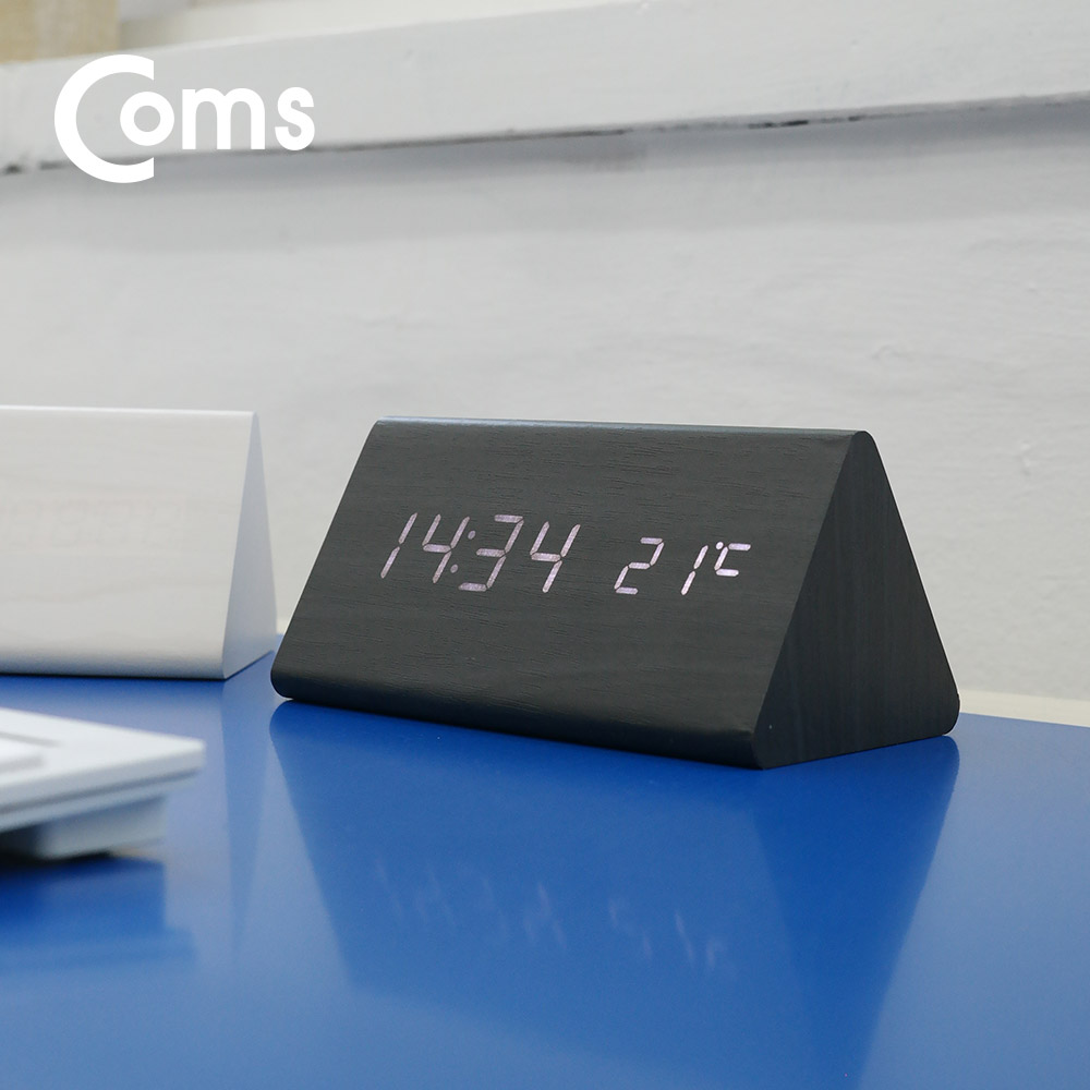Coms 디지털 LED 나무시계 (삼각/Black)
