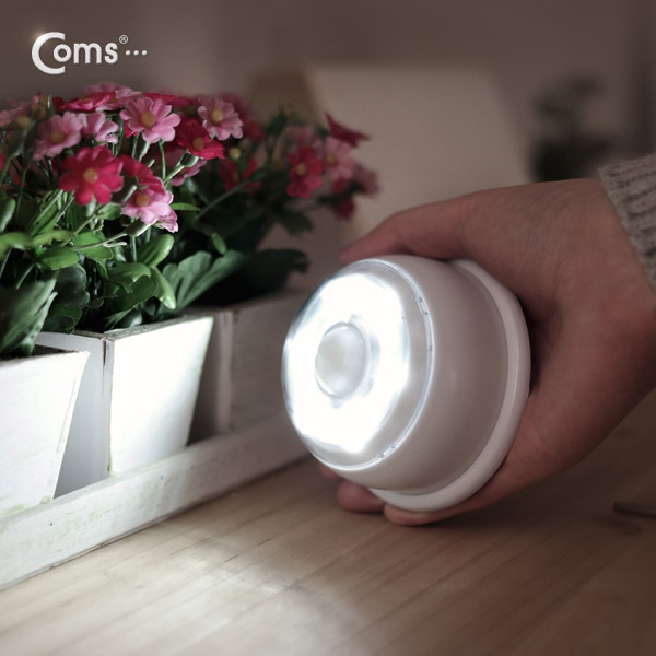 Coms 램프(센서등 감지형) 6LED 천장 설치형 흰색, AAAx4