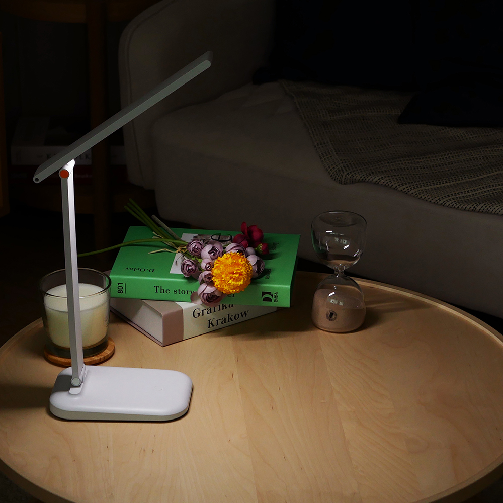 시력보호 접이식 무선 LED 램프 터치 컨트롤 / 3가지 색온도/ 3단계 밝기 / 4800mAh