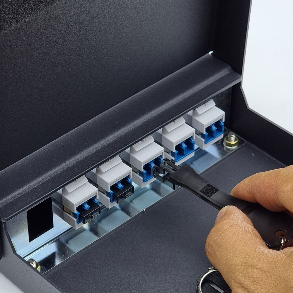 [LANstar] LC 광포트 잠금장치, 락 포트 10개 포함, 블랙색상 [30529]