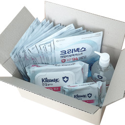 크리넥스 마스크 KF94 20장 물티슈60매x1 20매x1 손소독 1개 위생세트 YK023