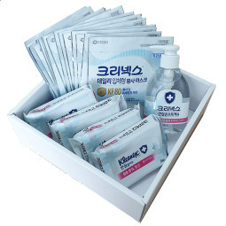 크리넥스 마스크 KF80 20장 물티슈20매 4개  손소독 1개 선물박스 세트 YK026